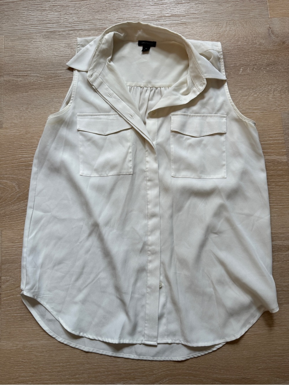 Ann Taylor White Sleeveless Button Down Shirt